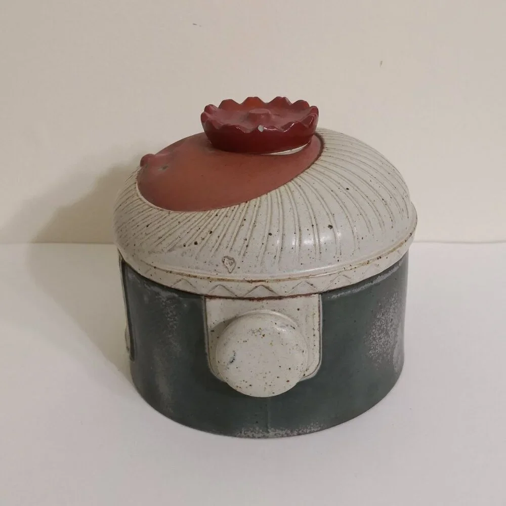 Vintage UCTCI Gempo Japan King Stoneware Pot‎ with Lid Canister Crock 6”Hx8” Dia